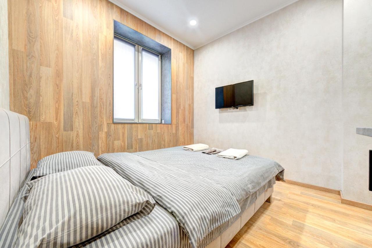 1 Room Apartment Near National Circus 키예프 외부 사진